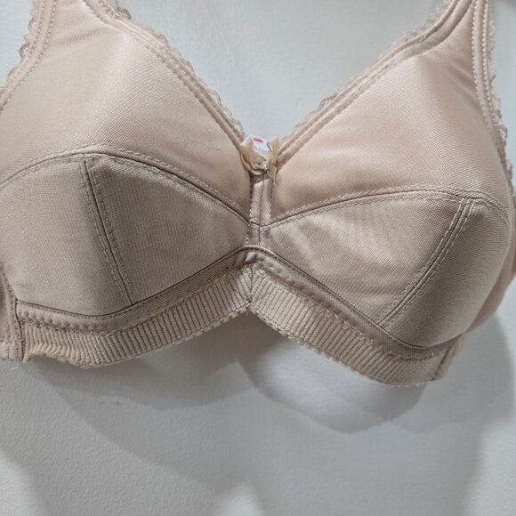 Wonder Bra Glamorise MagicLift Natural Shape Bra Size 32A - Picture 2 of 7
